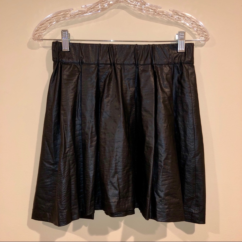 AQUA Faux Leather Snake Print Pleated Skirt